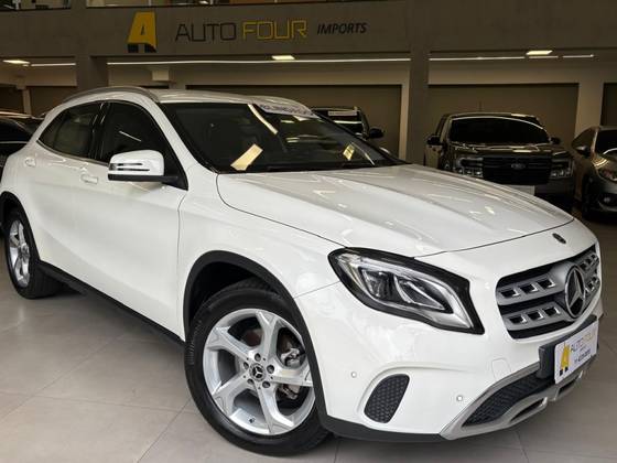 MERCEDES-BENZ GLA 200 1.6 CGI FLEX ADVANCE 7G-DCT